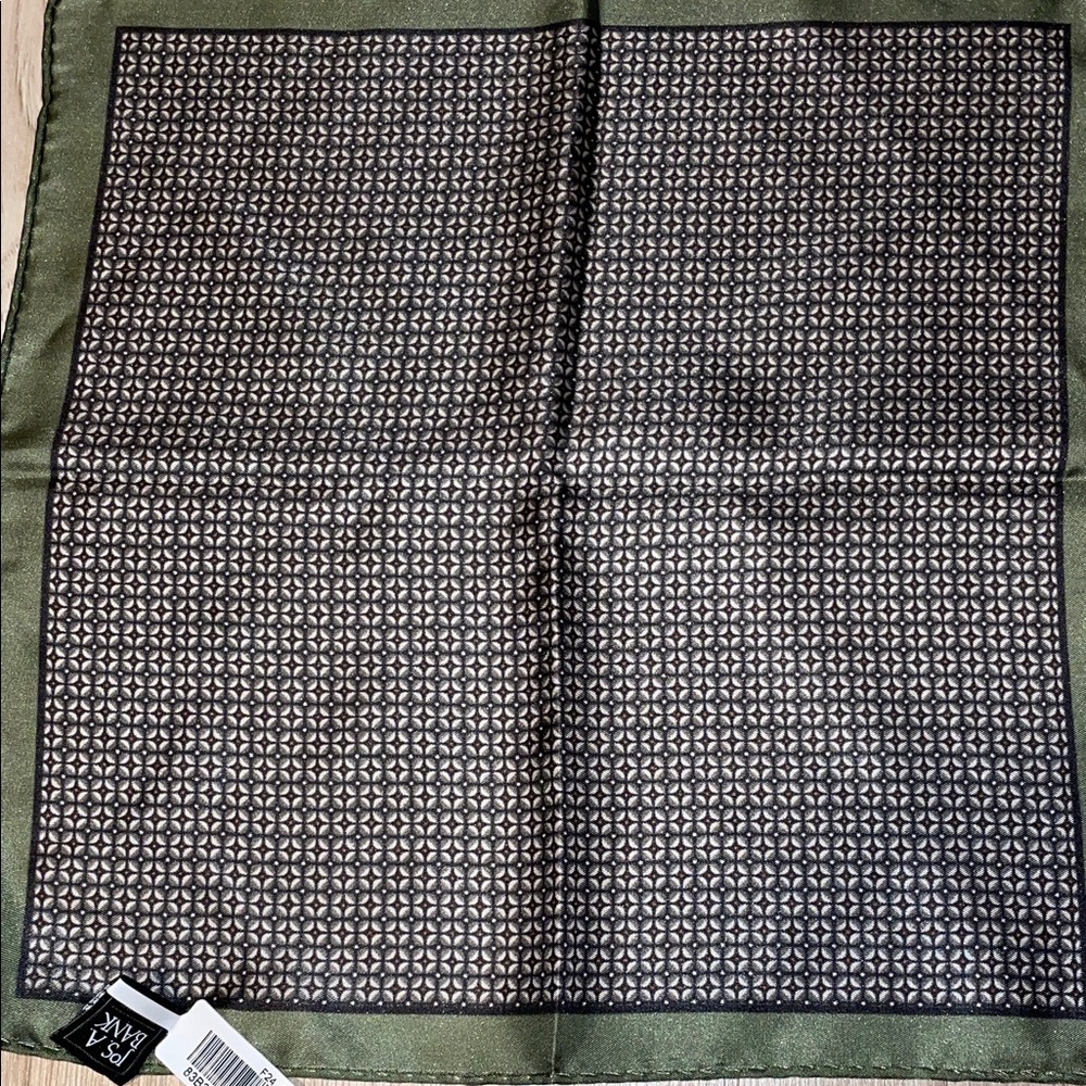 100% silk Jos. A. Bank Black and Green Patterned Pocket Square